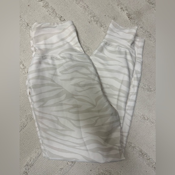 Old Navy Active white joggers! - Picture 1 of 3